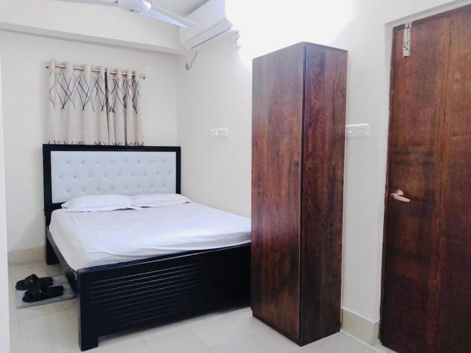 Hotel Seven Star Dhaka Buitenkant foto