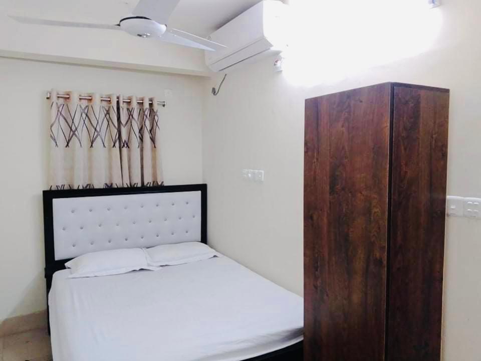 Hotel Seven Star Dhaka Buitenkant foto
