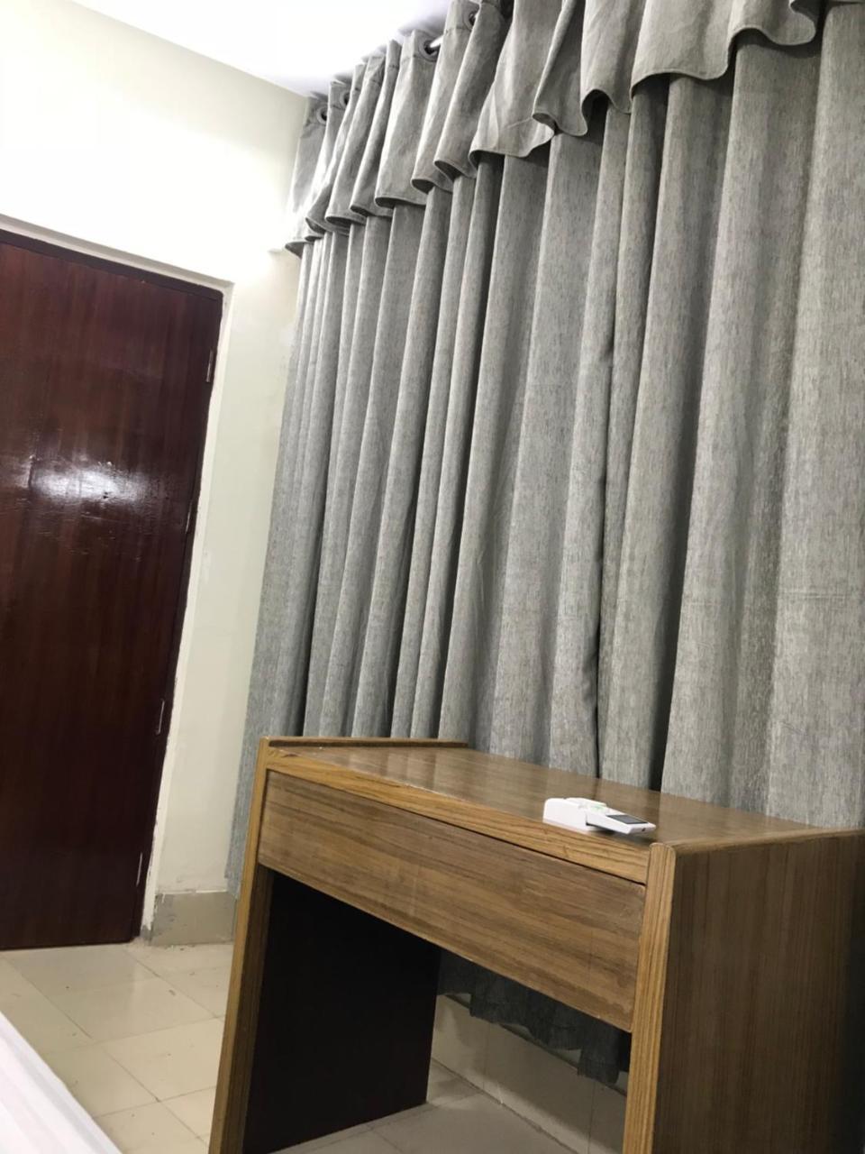 Hotel Seven Star Dhaka Buitenkant foto